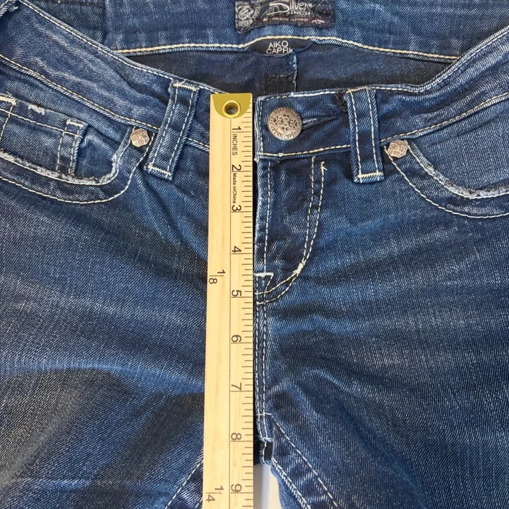 Silver Jeans Co Aiko Capri Dark Wash Denim Embroidered Pocket Jeans Womens 29